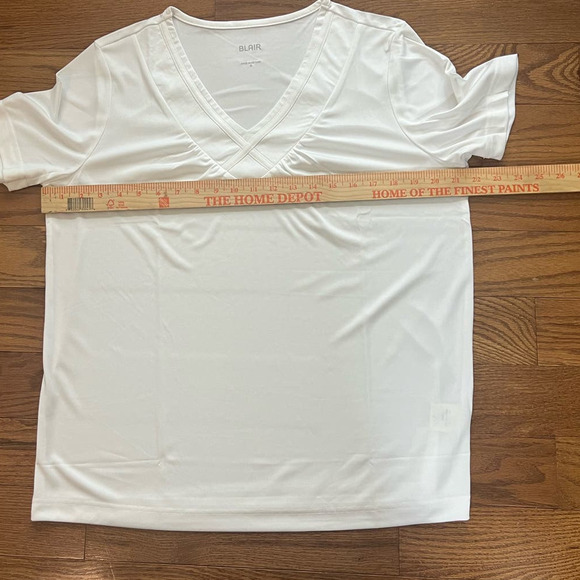 NWOT Blair Curved Hem White Tee & Elastic Waist Purple Pedal Pushers, Medium - Picture 7 of 16